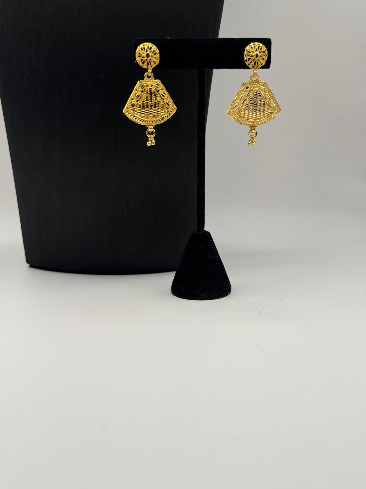 Royal Cascade Filigree Choker Set