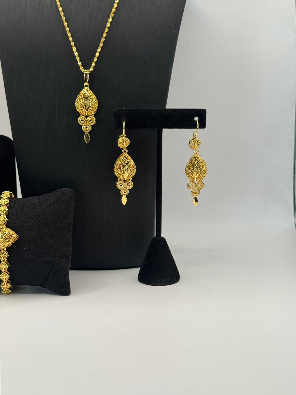 Golden Teardrop Elegance Set