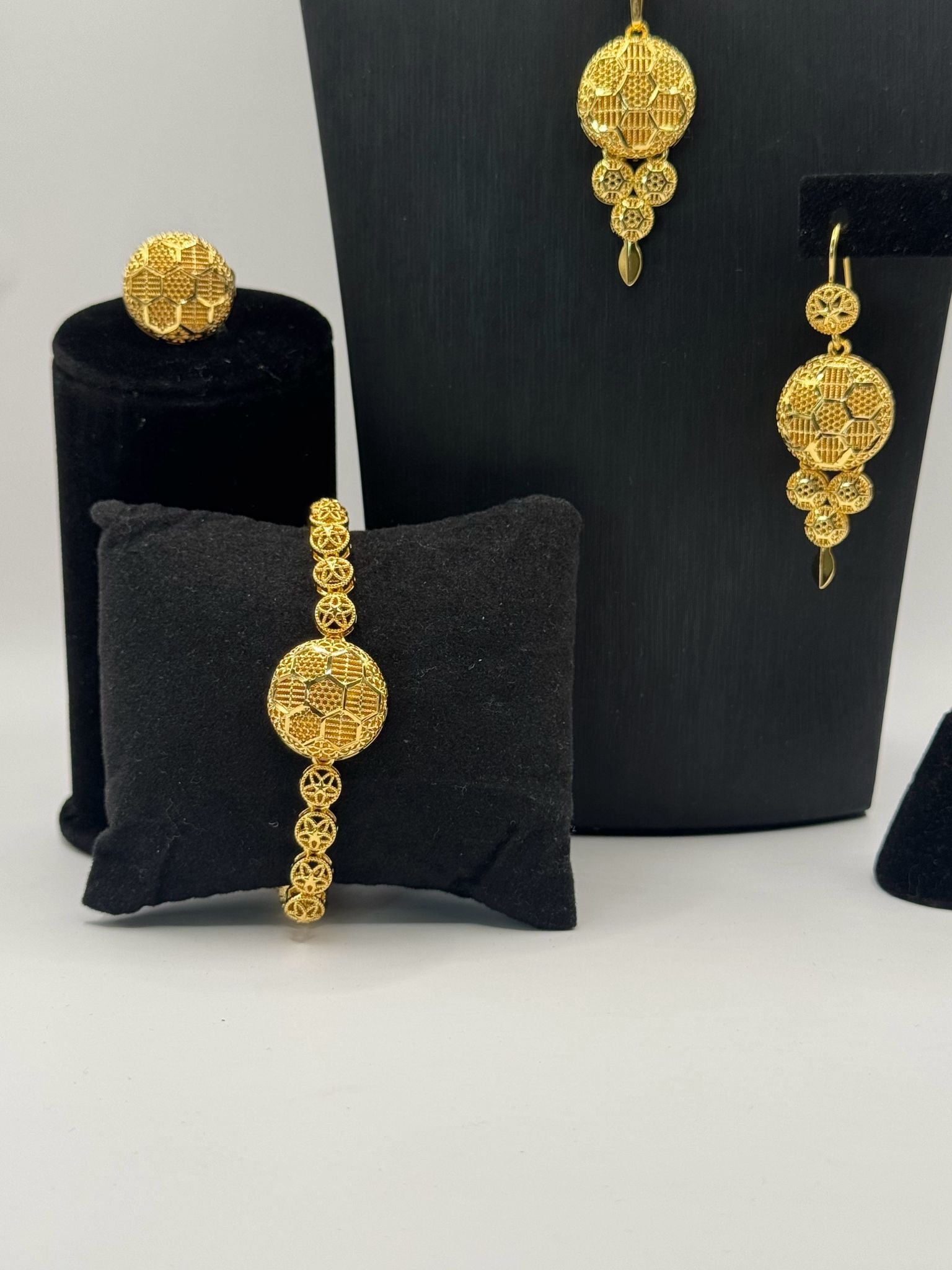 Luna Medallion Jewelry Set