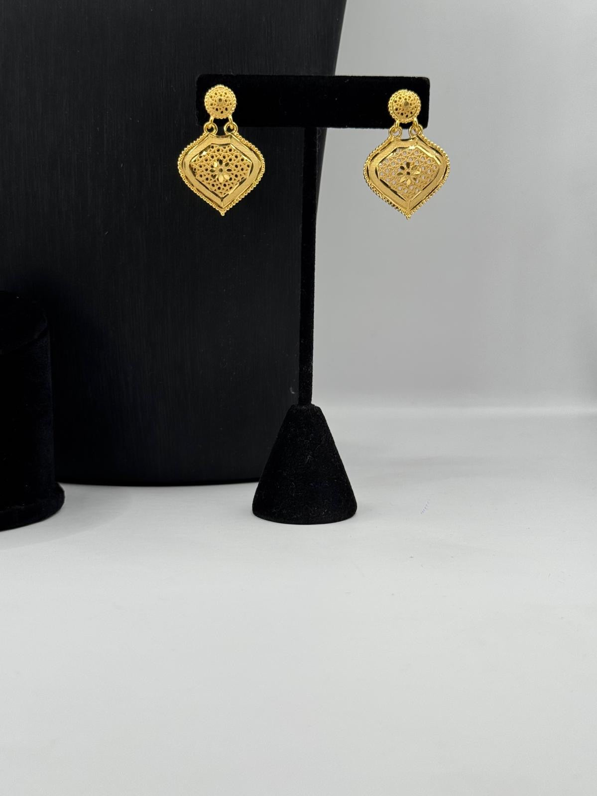 Opulent Charm Gold Set