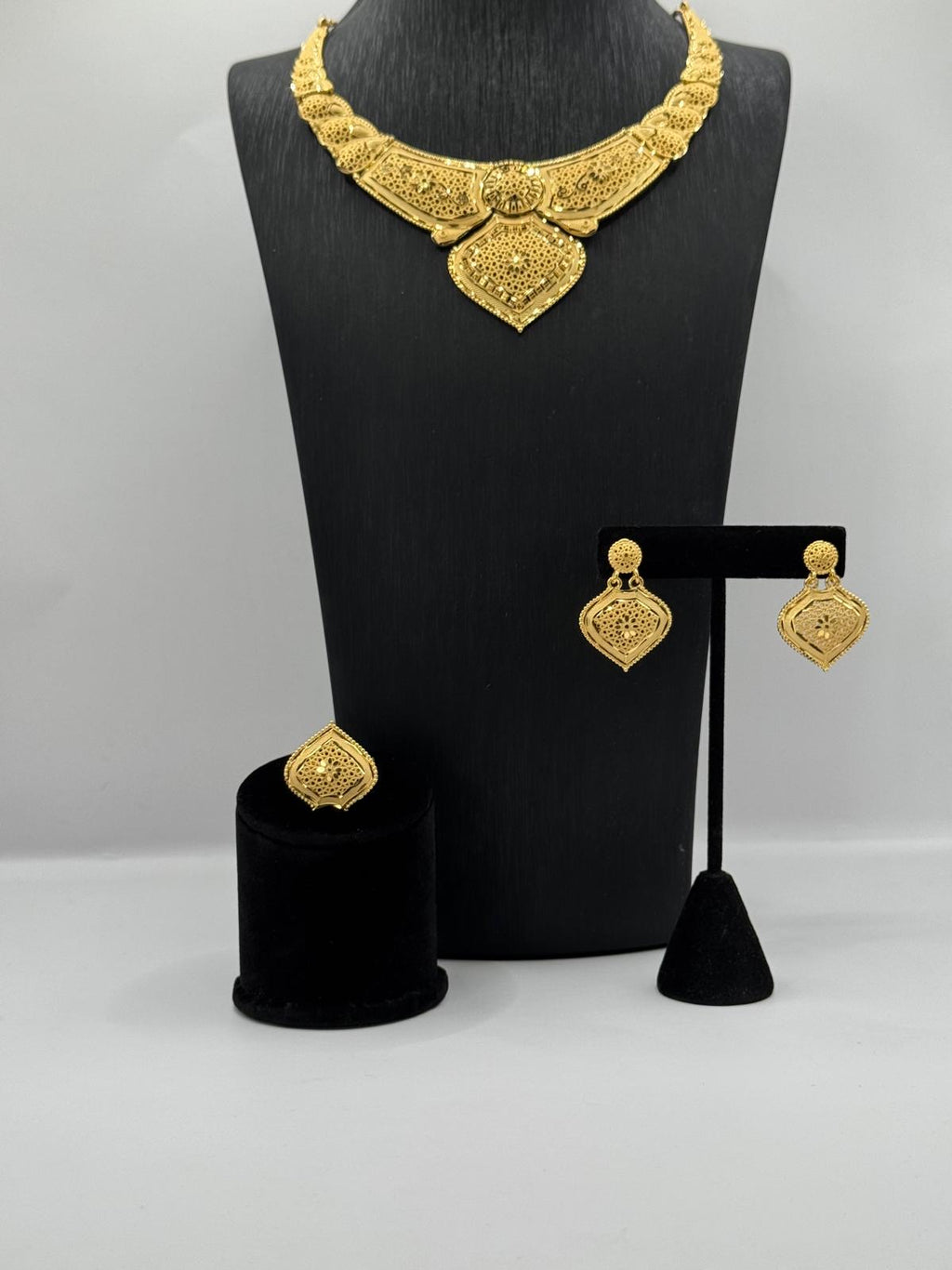 Opulent Charm Gold Set