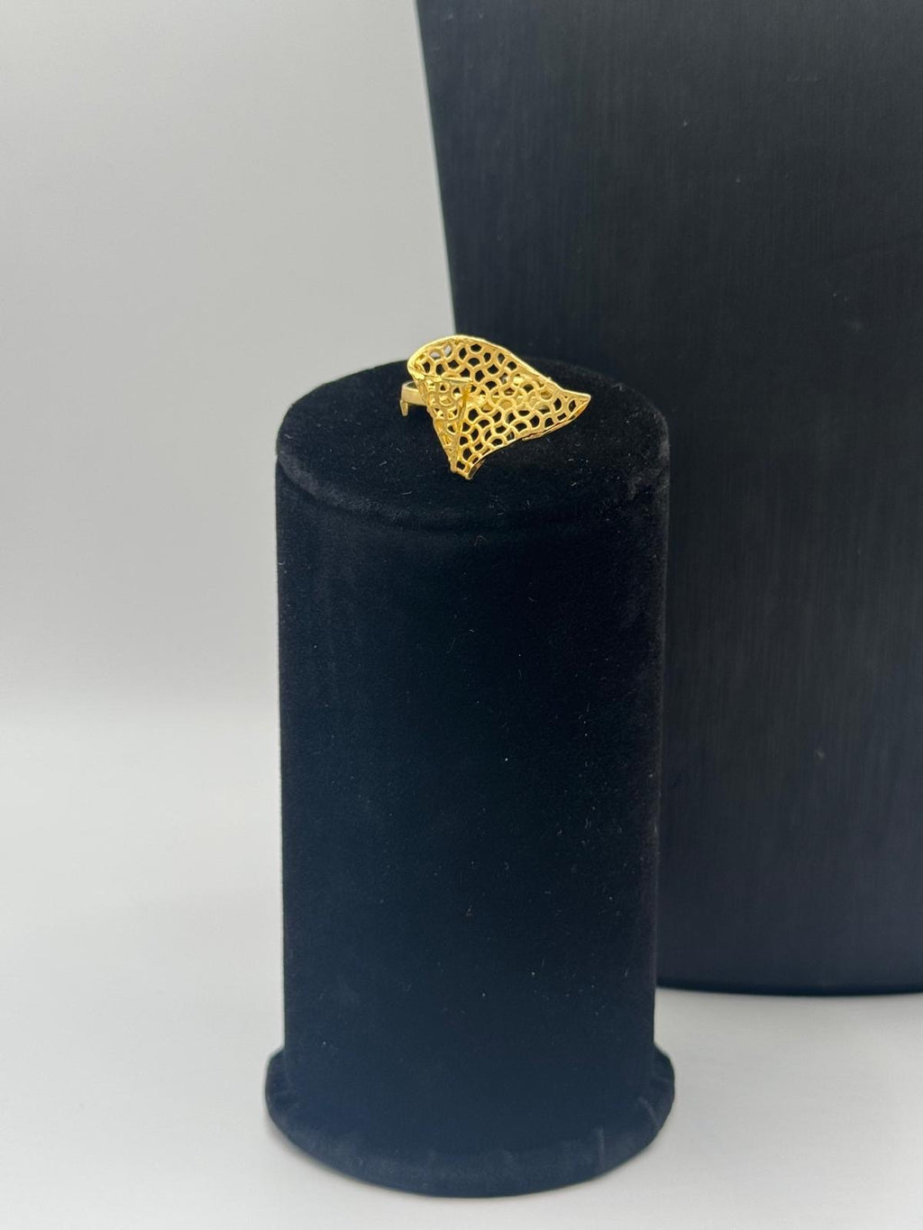 Golden Stacked Leaves Jewellery Set