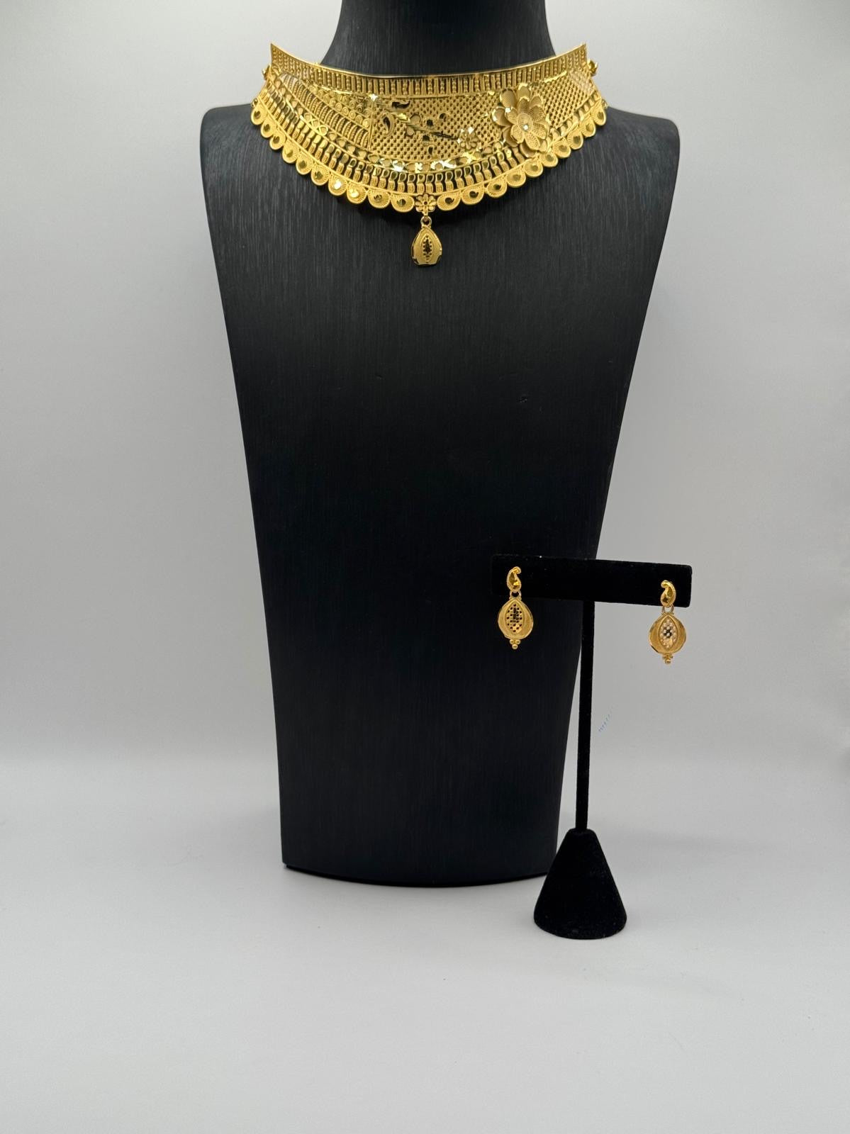 Floral Radiance Heritage Choker Set