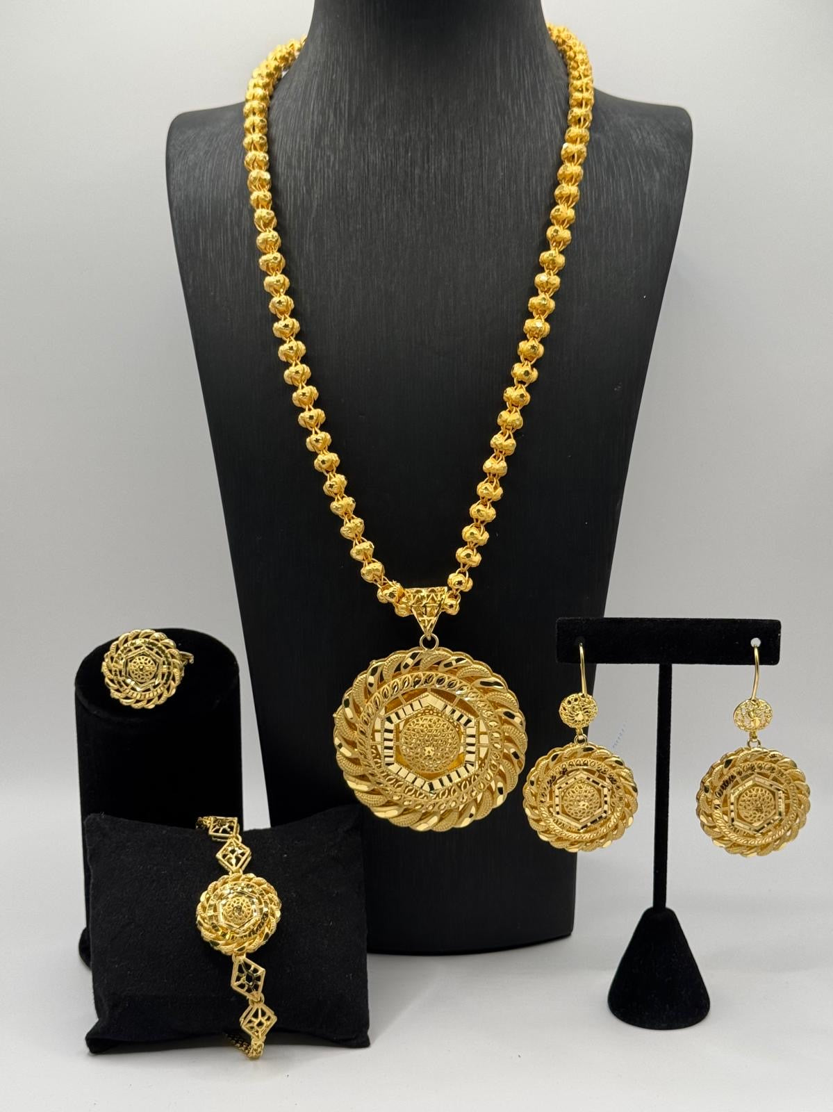 Elegant Circle Set