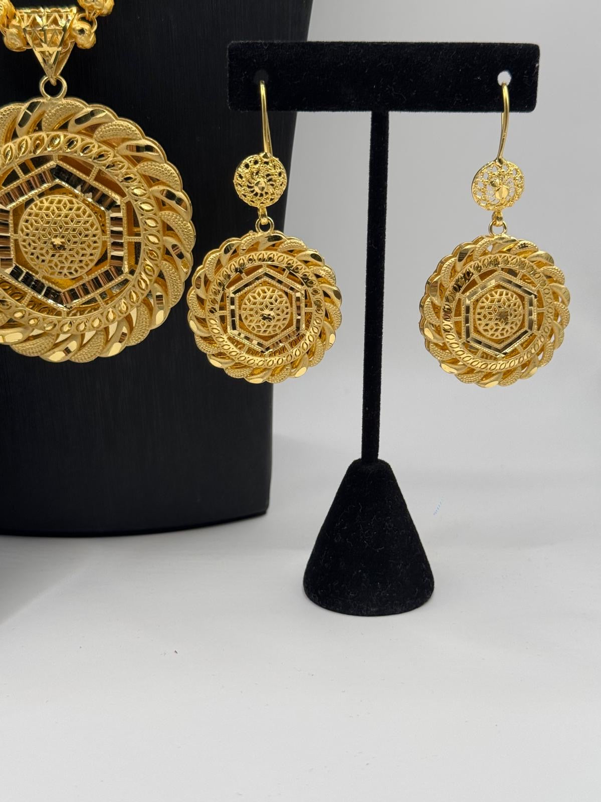 Elegant Circle Set