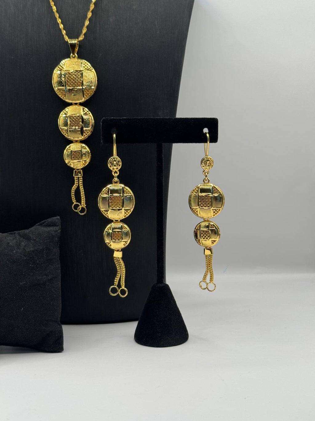 Elegant Gold-Tone Geometric Jewelry Set