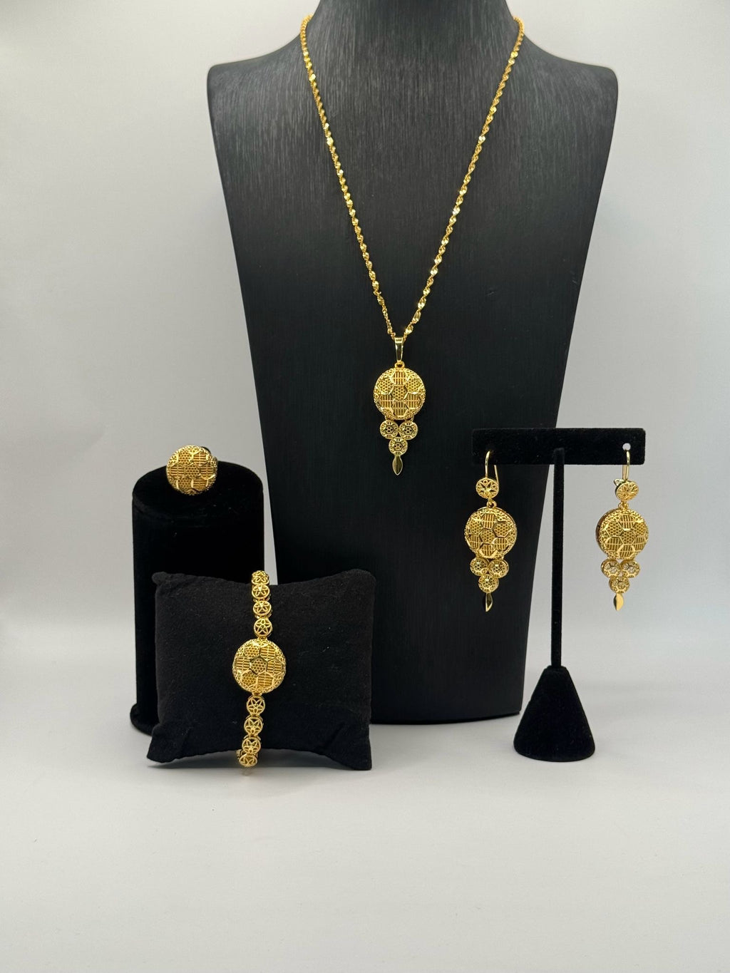 Luna Medallion Jewelry Set