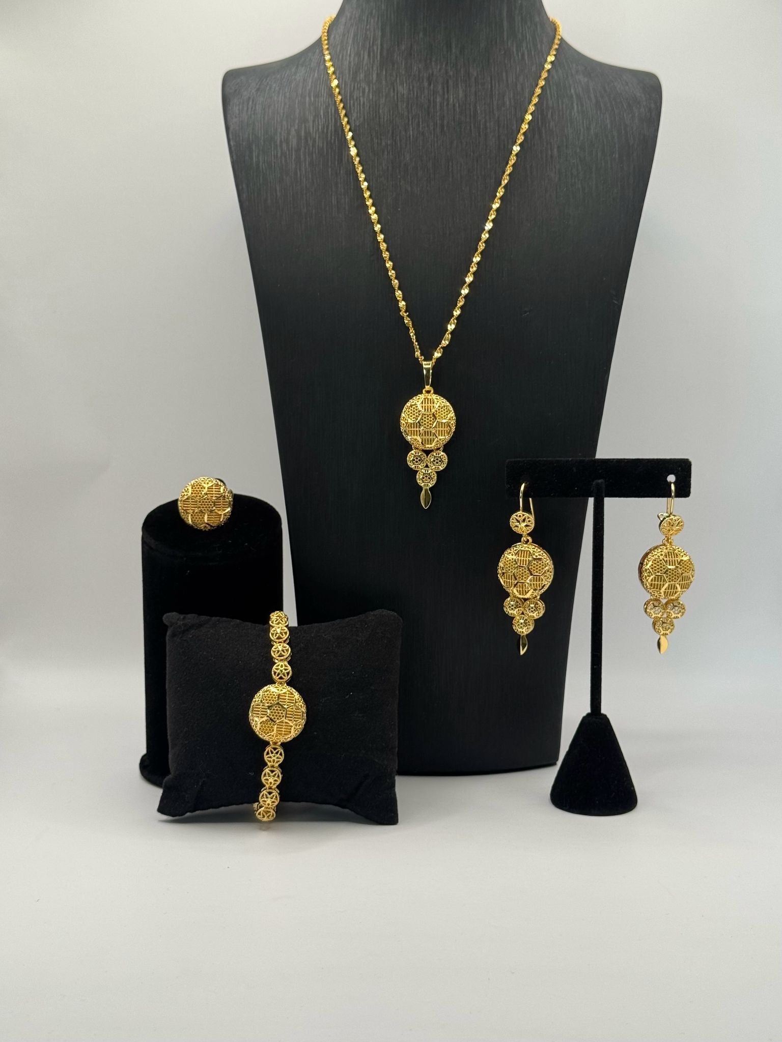 Luna Medallion Jewelry Set