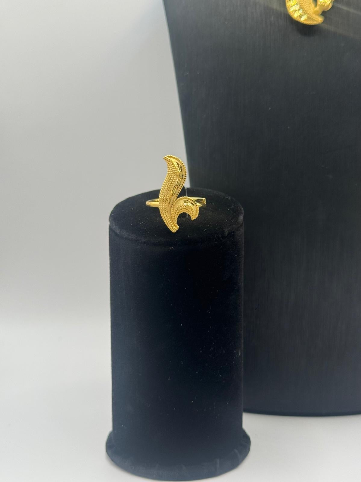 Golden Leaf Harmony Set