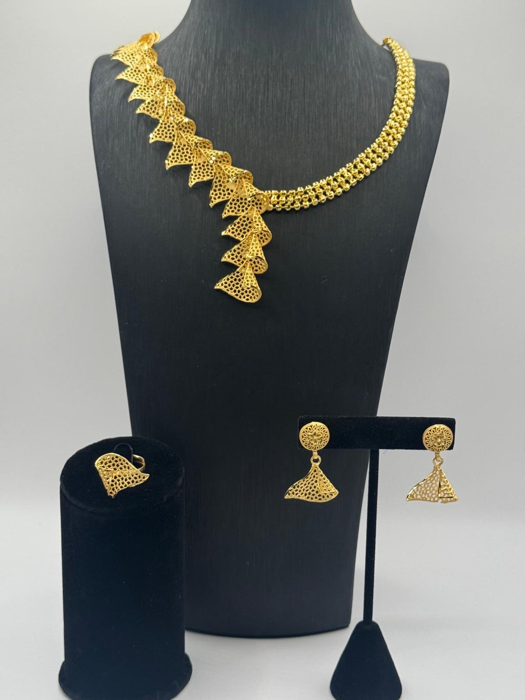 Golden Stacked Leaves Jewellery Set