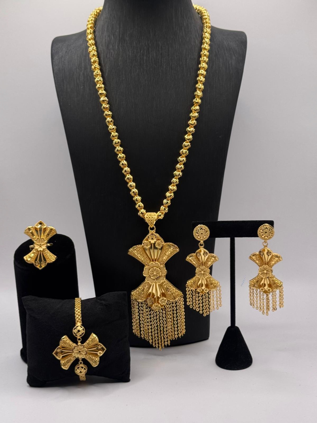 Golden Cascade Tassel Set