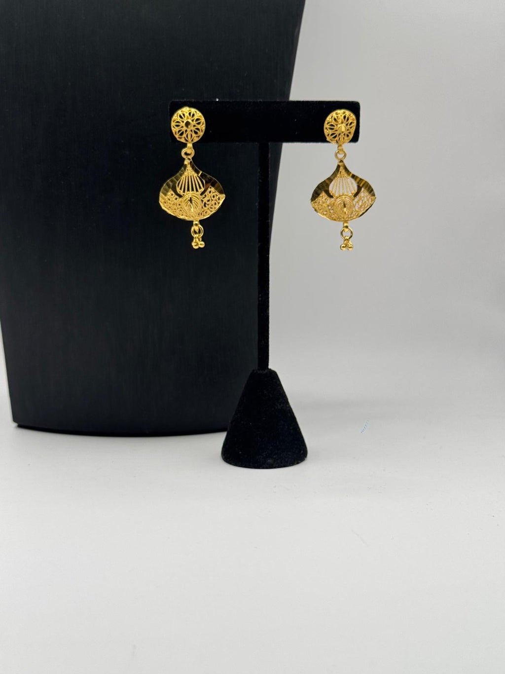 Golden Wing Cascade Choker Set