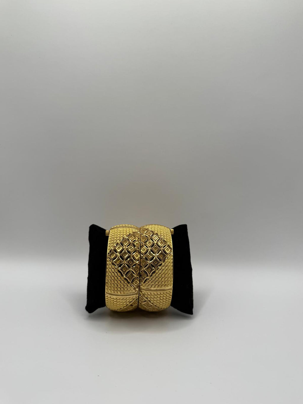 Triora Luxe Screw Bangle Set