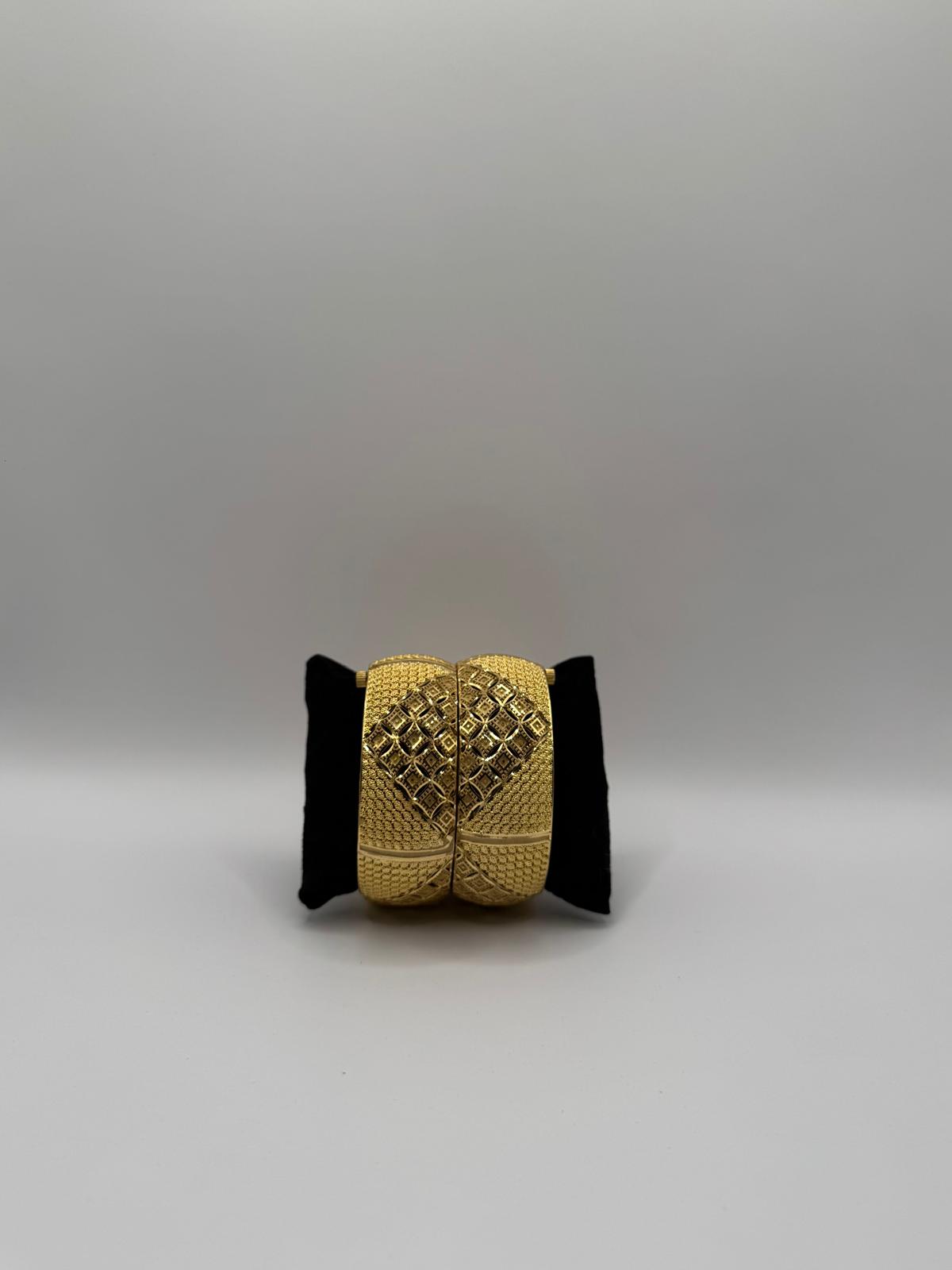 Triora Luxe Screw Bangle Set