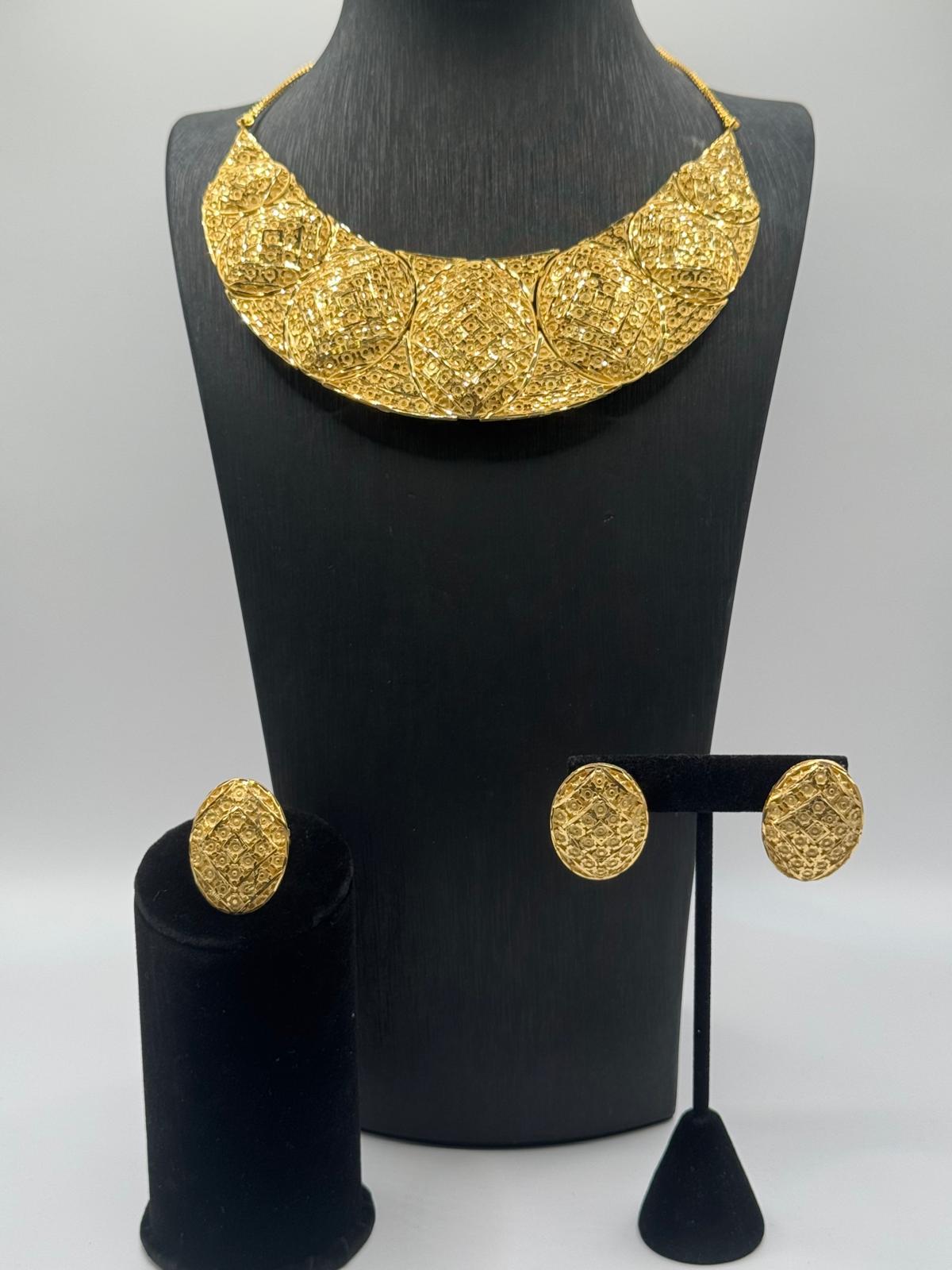 Royal Crescent Filigree Gold Set