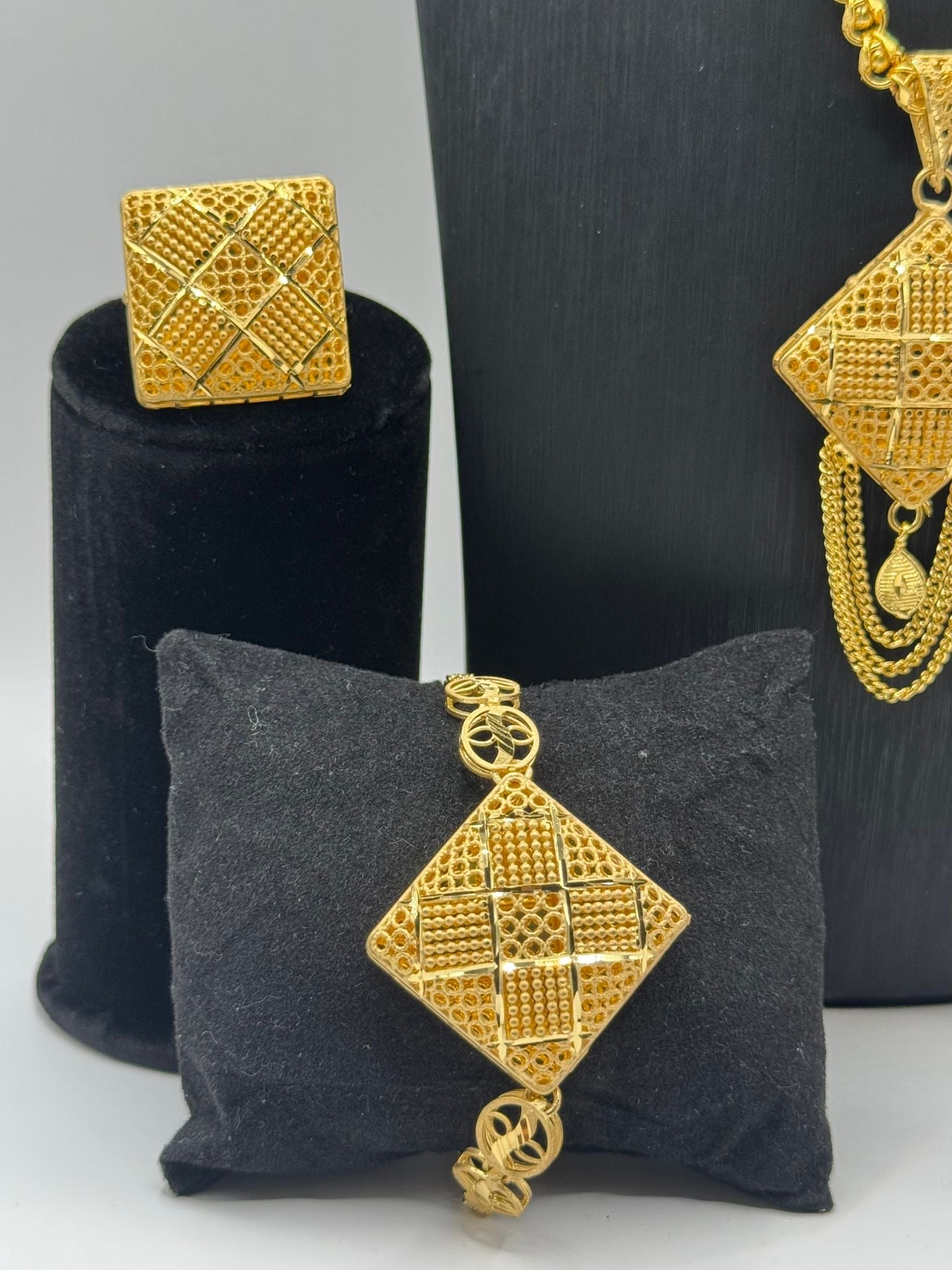 Signature square set