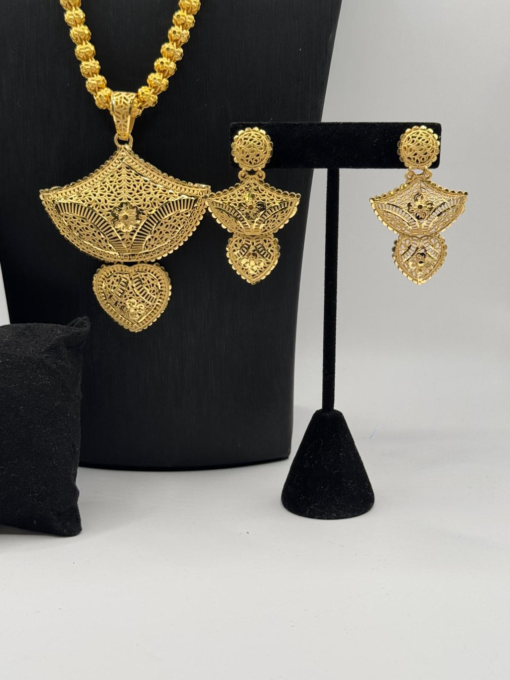 Signature Birthstone Elegance Set