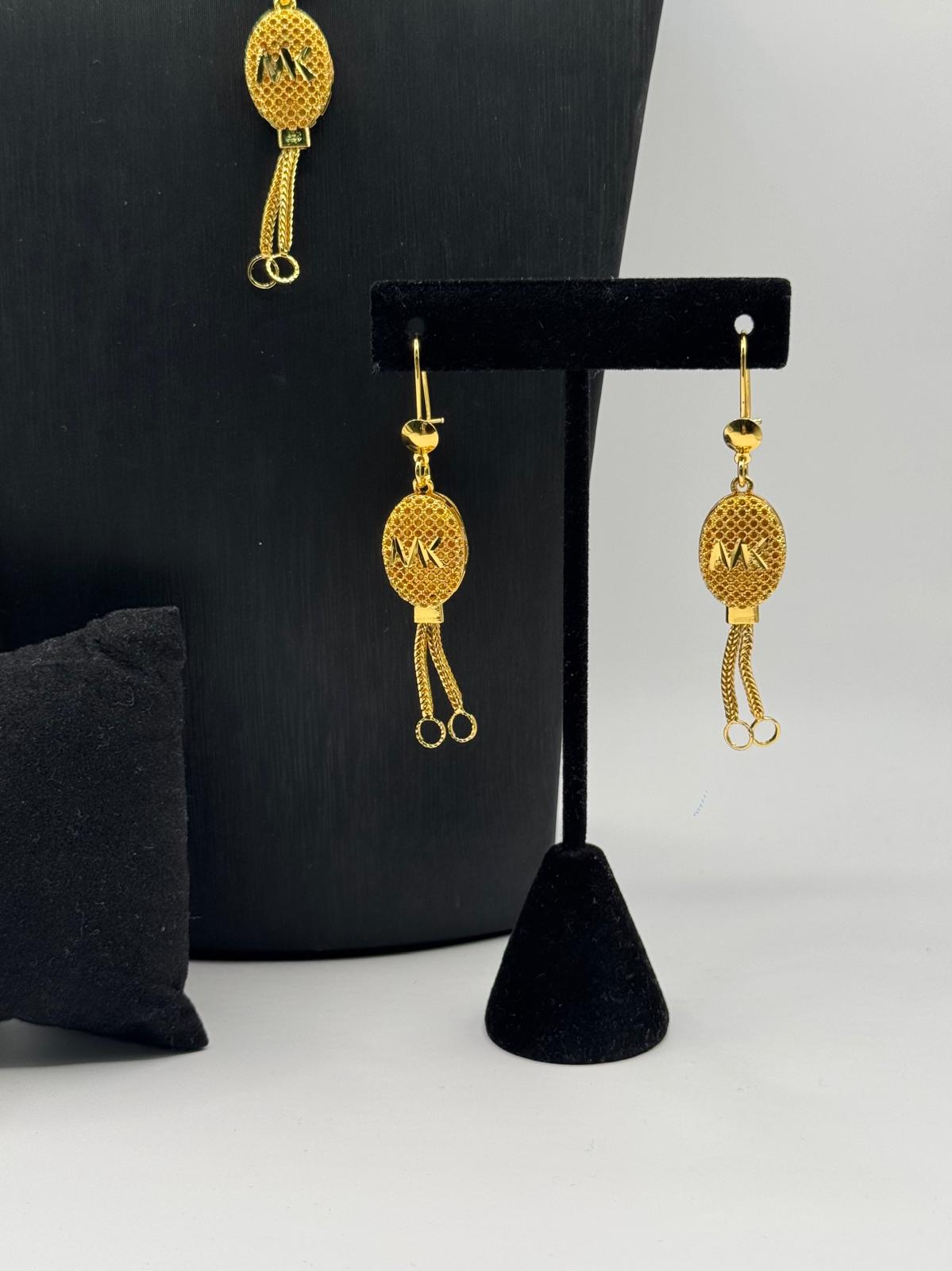 Kayla Everyday Gold Pendant Set