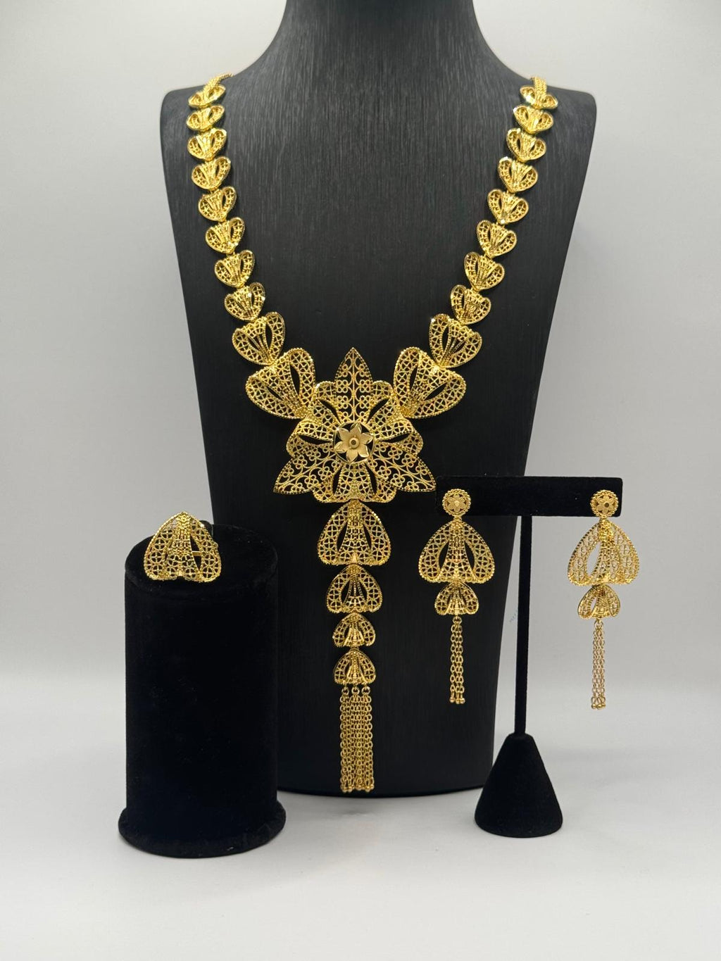 Intricate filigree floral set