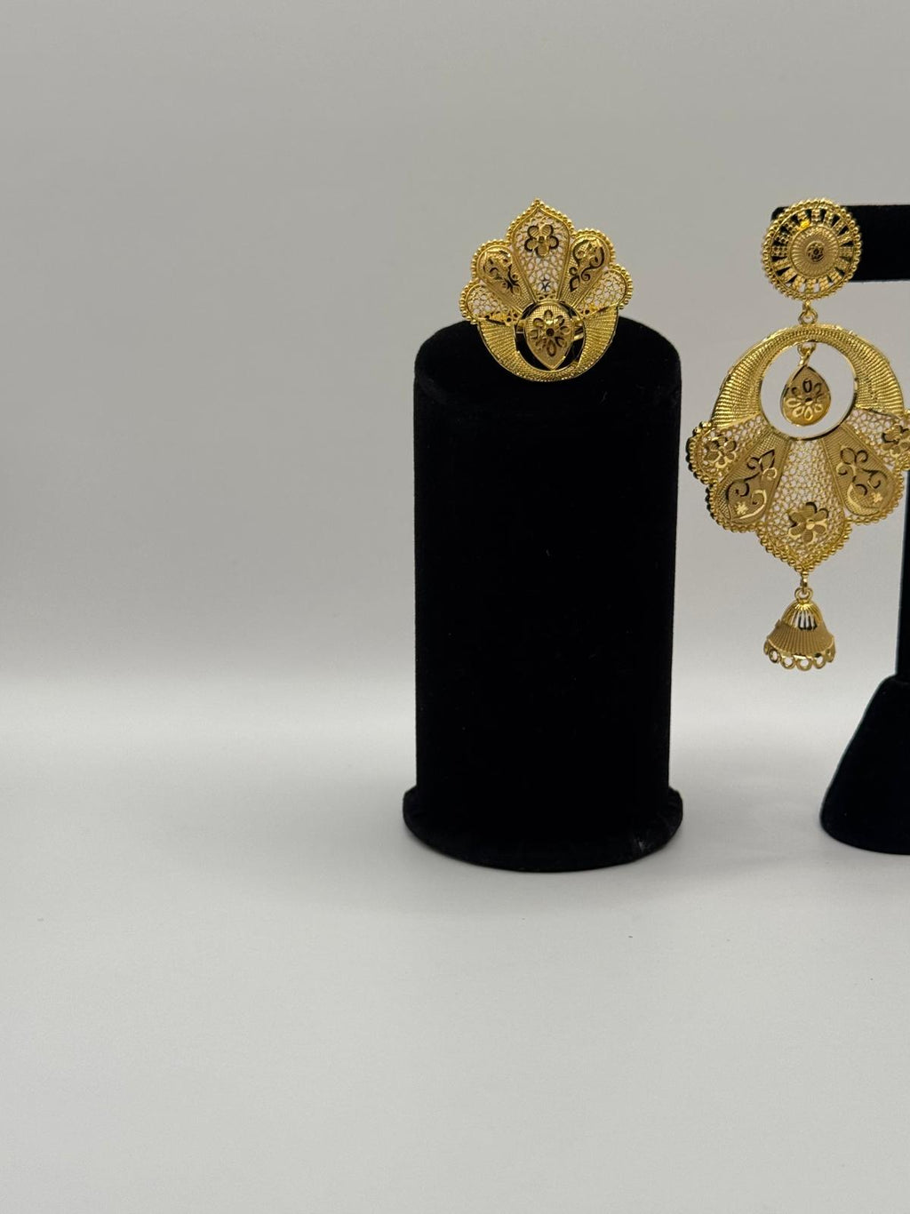 Floral Aura Gold Drop Earrings & Matching Ring