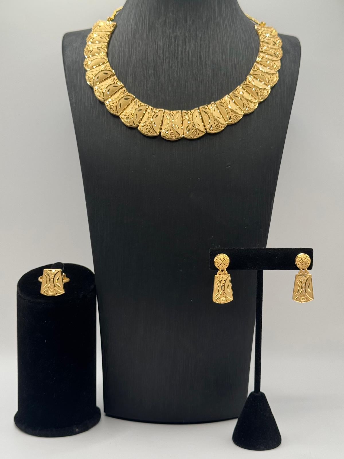 Luxe Arc Gold Ensemble