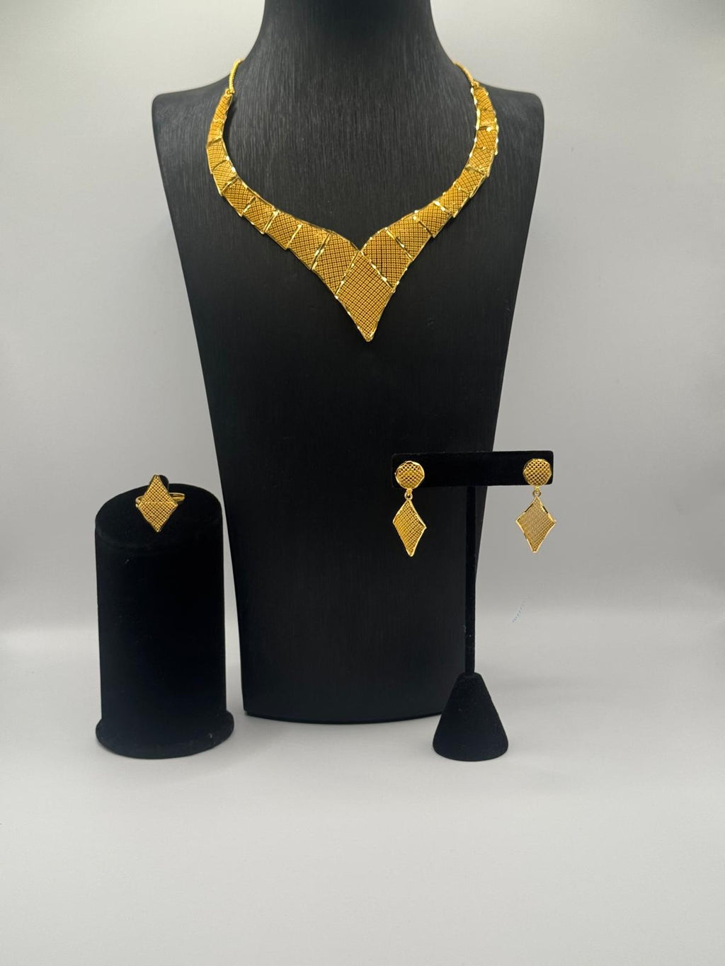 Luxe V-Line Gold Set