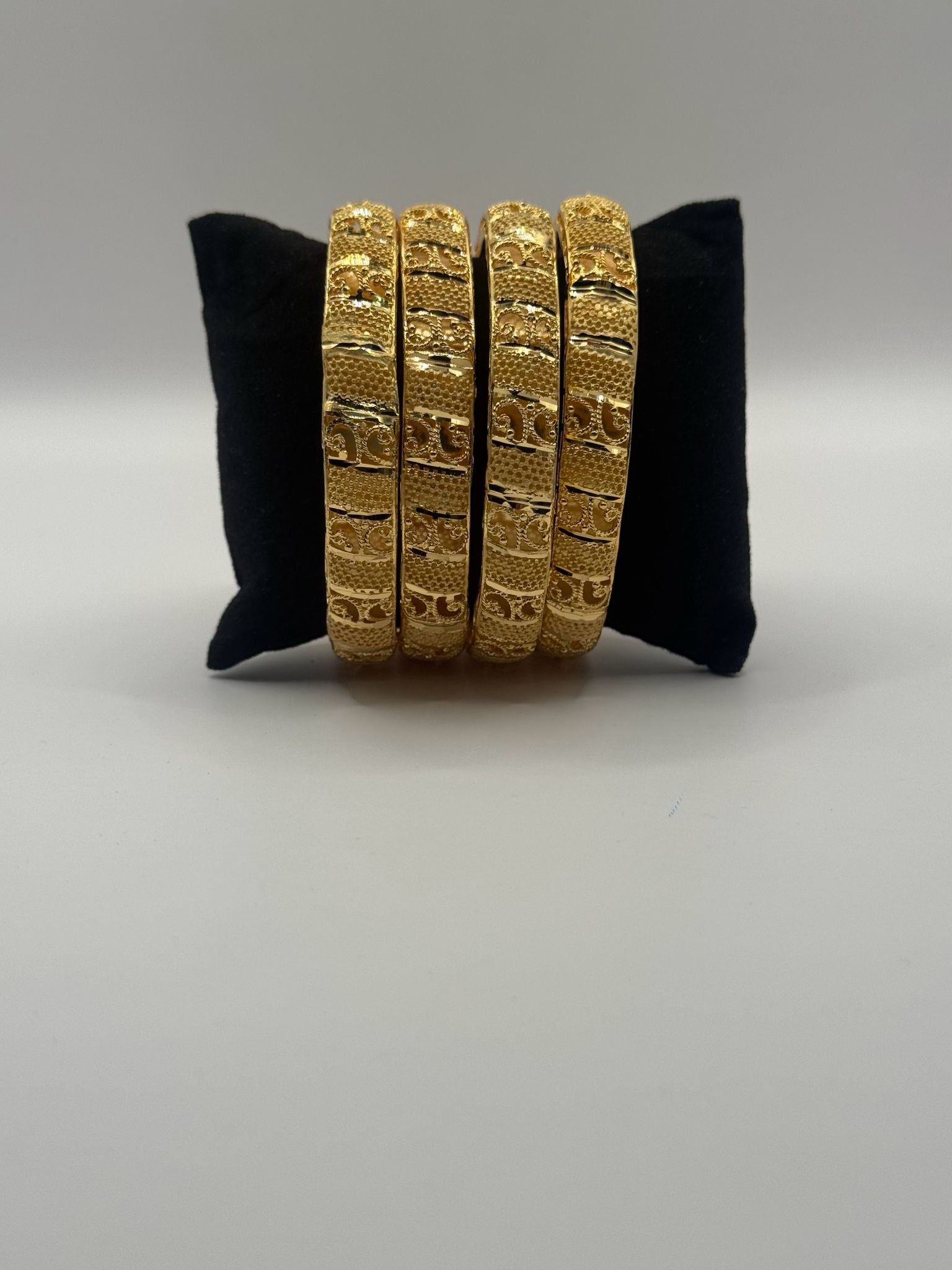 Royal Texture Gold Bangle Set