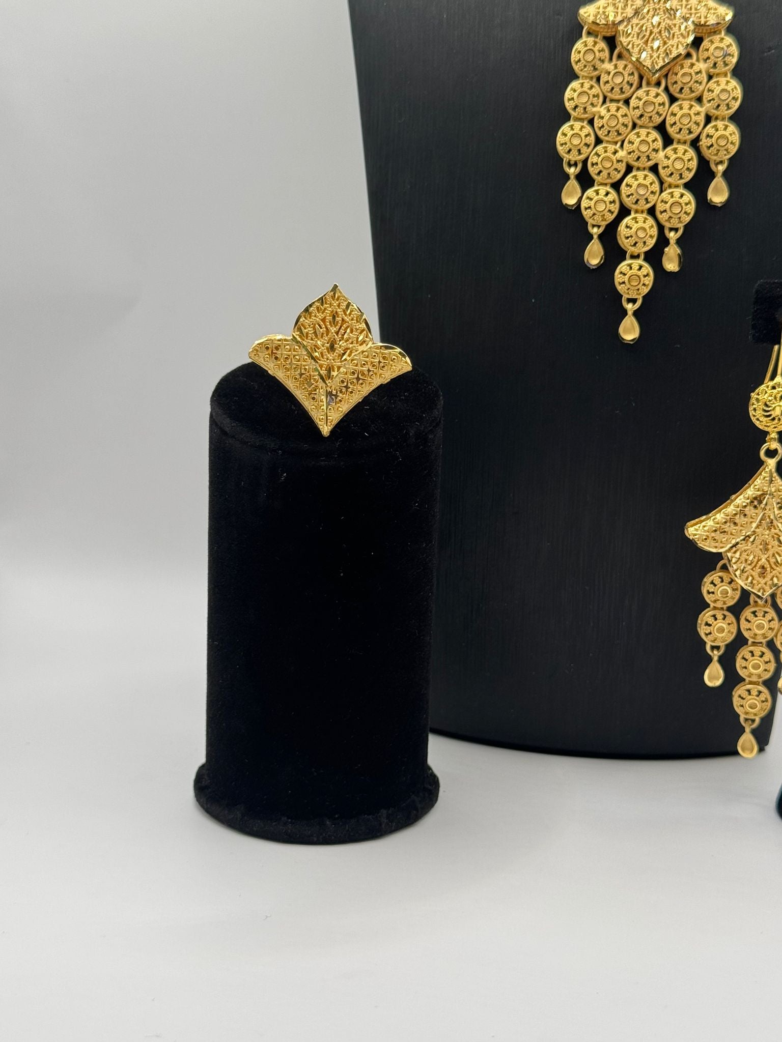 Noor Heritage Gold-Plated Set