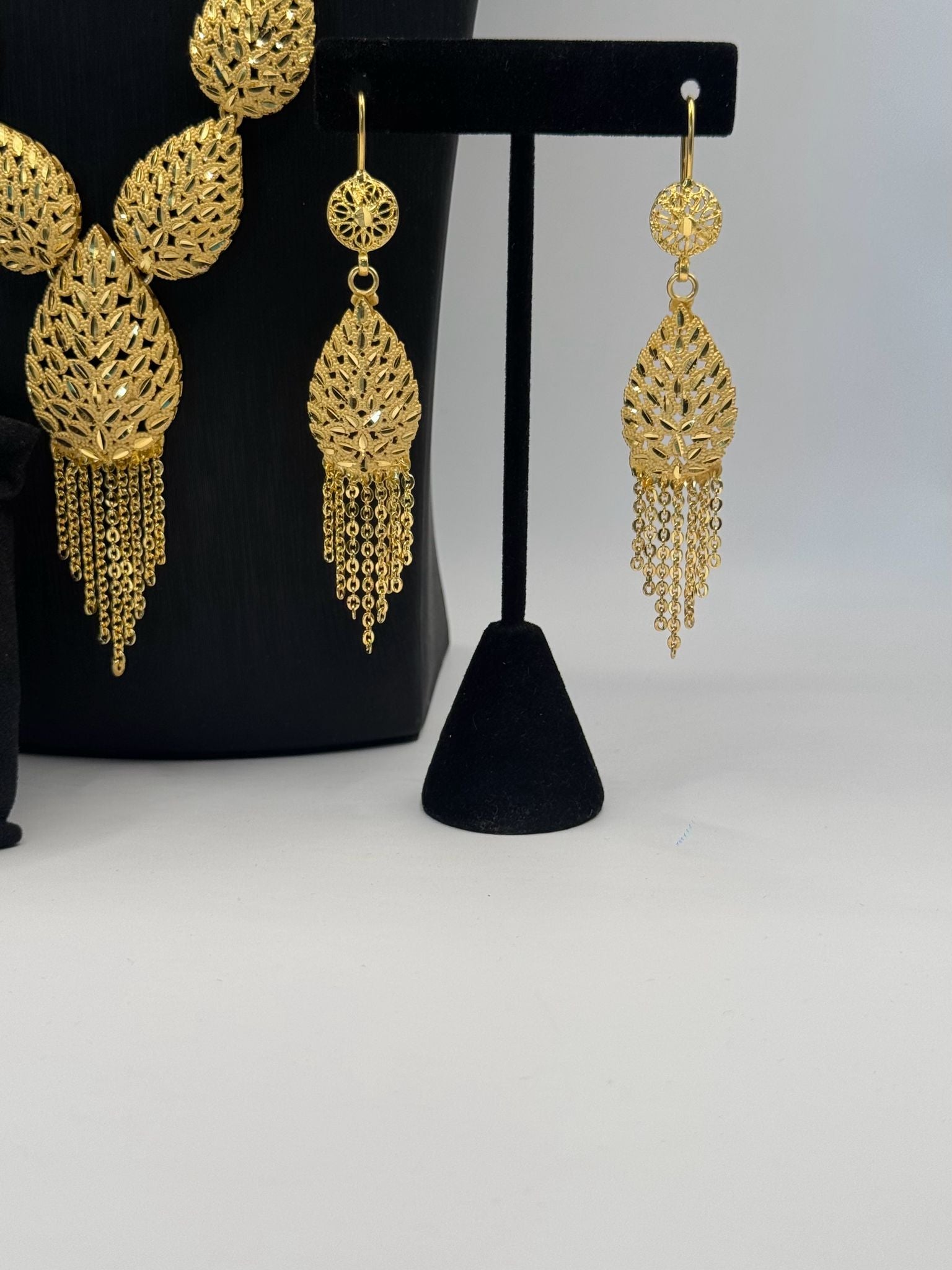 Golden Leaf Cascade Jewelry Set