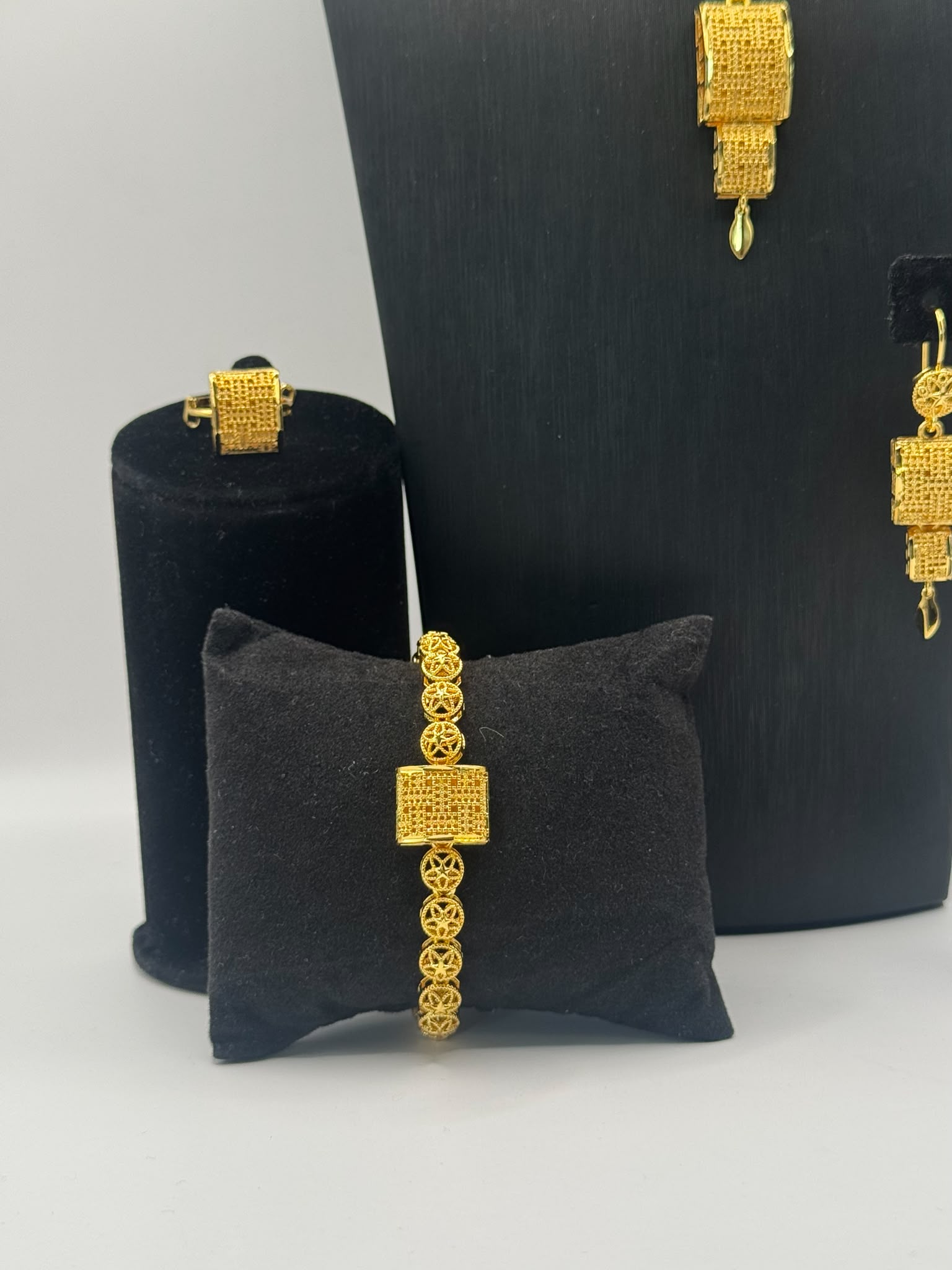 Royal Mesh Gold Jewelry Set