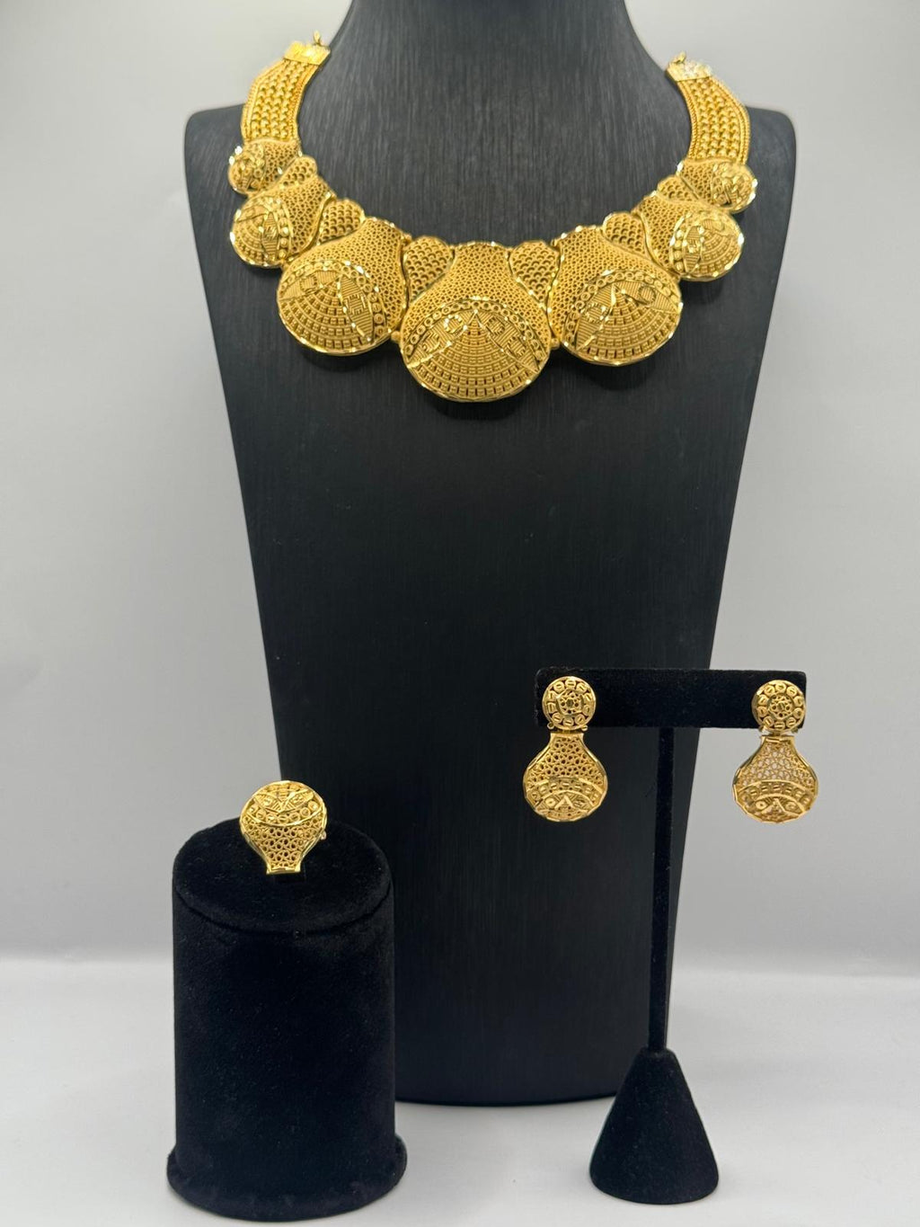 Royal Filigree Coin Necklace Set