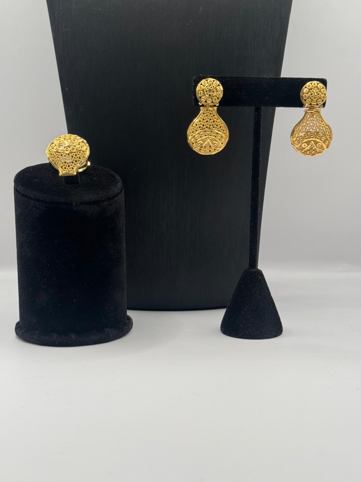 Royal Filigree Coin Necklace Set