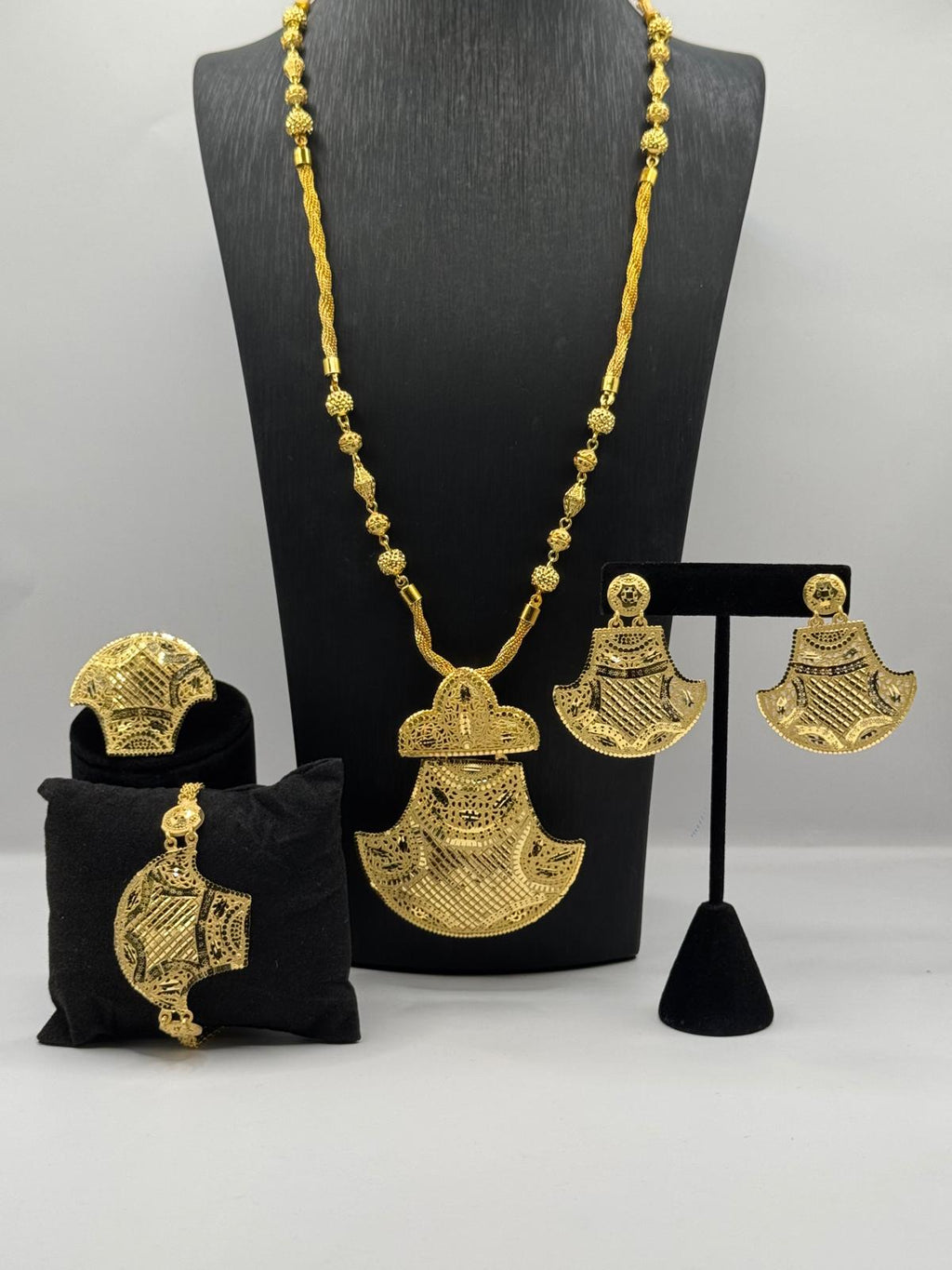 Anchor Gold Jewellery Set