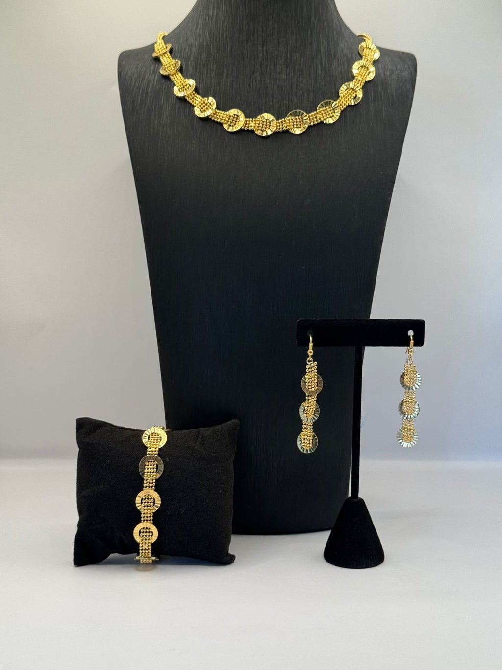 The Royal Halo Jewelry Set