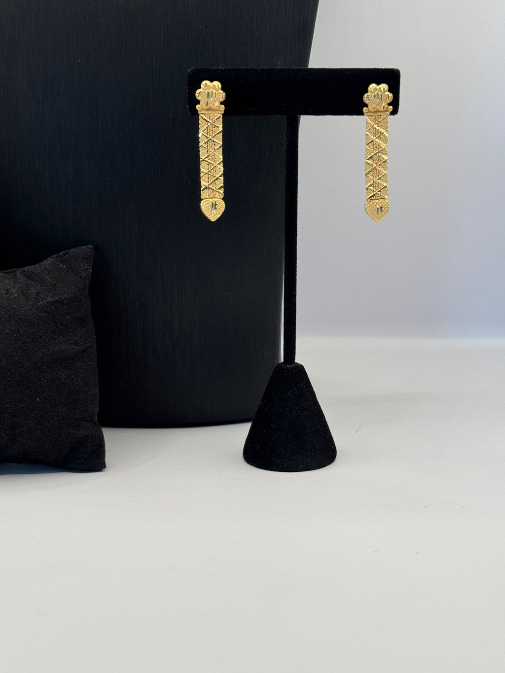 Golden Lattice Elegance Set
