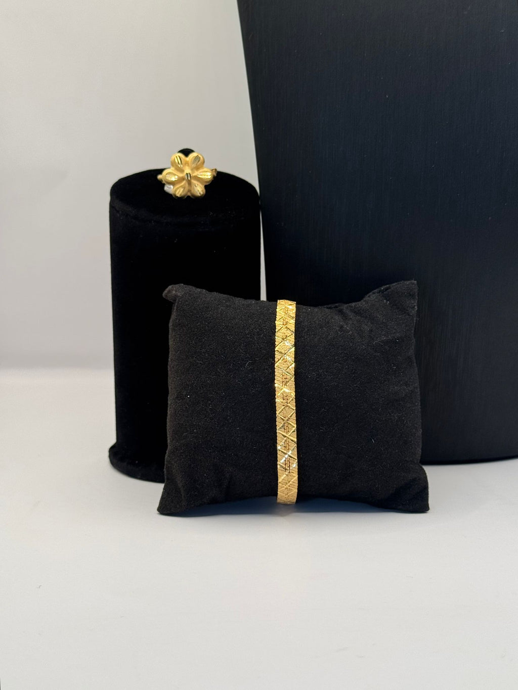 Golden Lattice Elegance Set