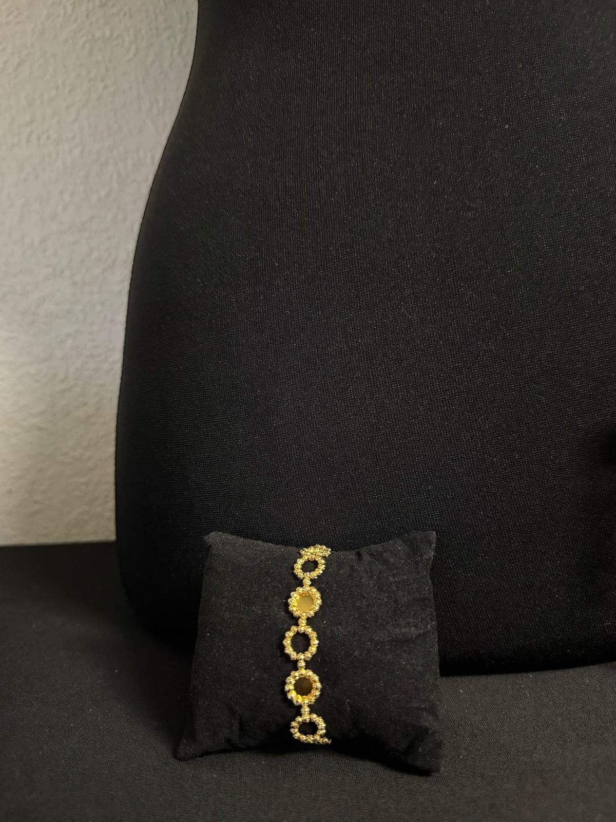 The Golden Infinity Circle Set